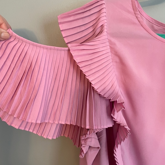 EUC Lane Bryant Dusty Rose Ruffled Pleated Cold Shoulder Top Size 18 - Picture 3 of 8